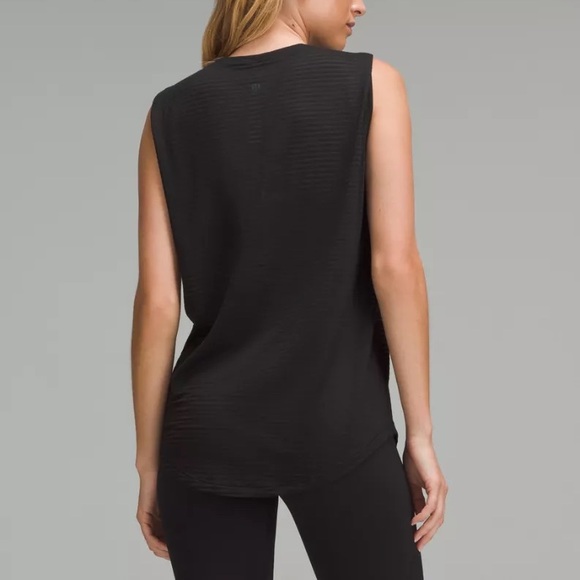 NWT - Lululemon - ‘Brunswick Muscle Tank *Sheer Stripe’ - Black - Size 4 - Picture 9 of 9